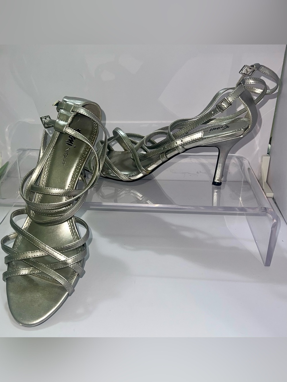 Fioni Night Silver Strappy Heels Women’s Size 11 Ankle Strap Sandals